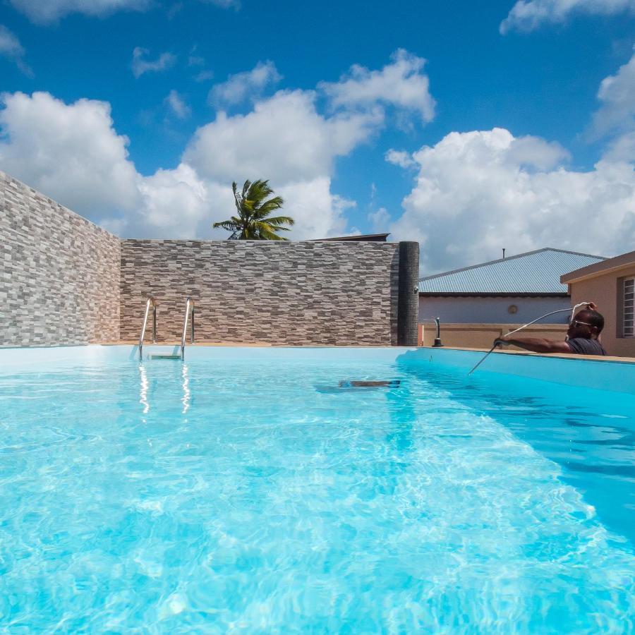 Studio Jacuzzis Et Piscine Au Centre Ville De Port-Louis Eksteriør bilde